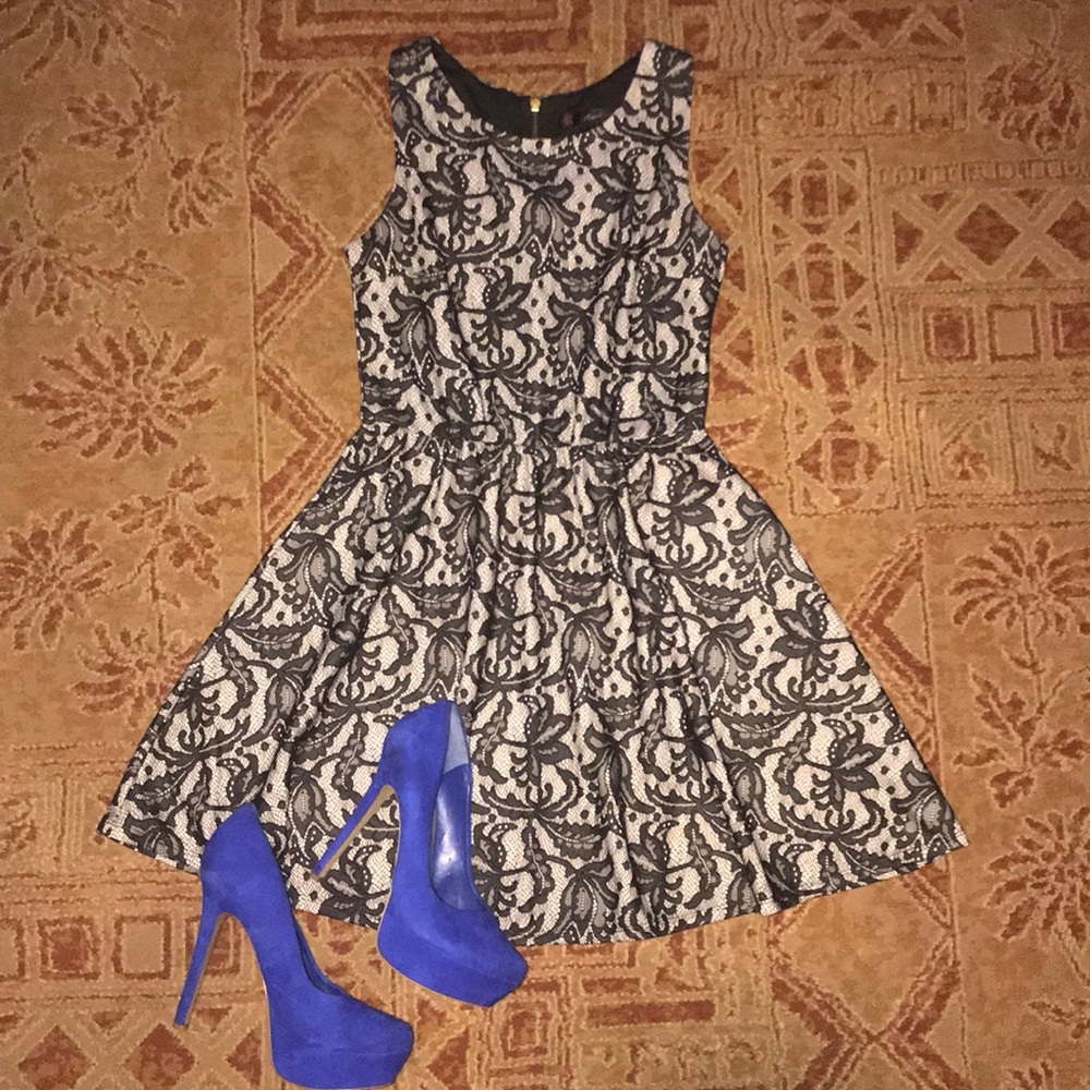 Black/cream Baby doll lace print dress size small